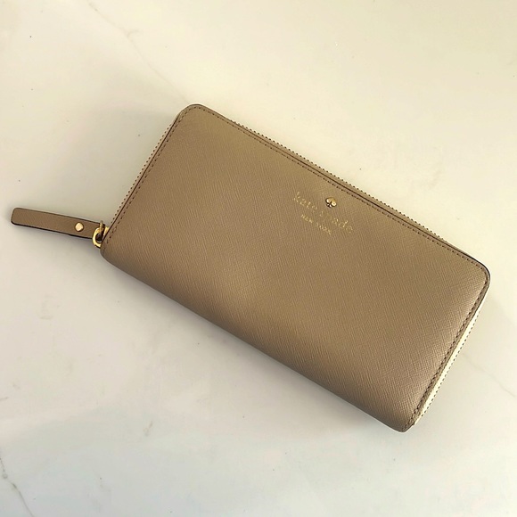 kate spade Handbags - Kate Spade Continental Wallet